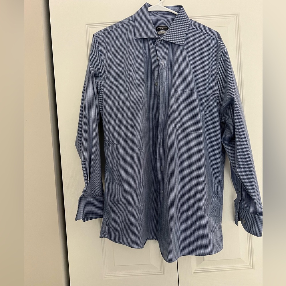 ✨ SALE ✨ MUST GO ✨  EUC Van hussen Mens XL button up dress shirt